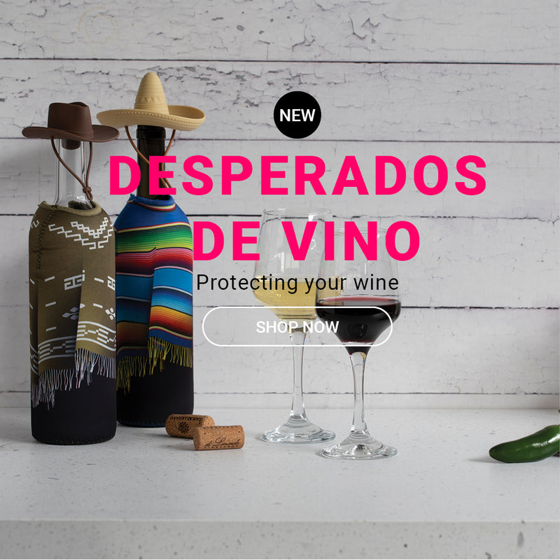 Wine Lovers Gift Box | Desperados De Vino. Gift box with 2 colorful neoprene poncho wine sleeves and 2 silicone wine stoppers shaped like a cowboy hat and sombrero, ideal for gifting wine lovers.